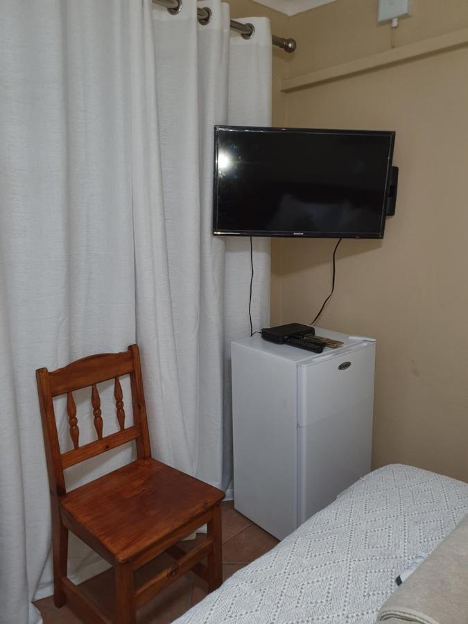 Lani'S Guest House - No Loadshedding Musina Exteriör bild